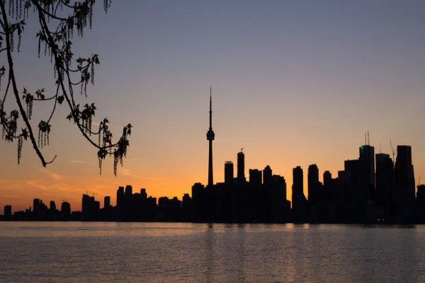 تورنتويی‌ها غروب خورشيد را تا سال ۲۰۲۵ بعد از ساعت ۵ عصر نخواهند ديد