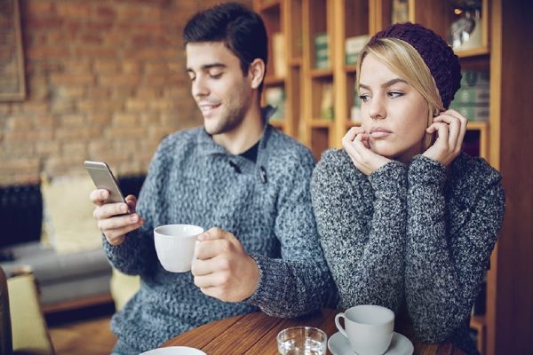 اعتیاد به تلفن همراه هوشمند در کمین یک سوم مردم جهان اعتیاد به تلفن همراه هوشمند در کمین یک سوم مردم جهان