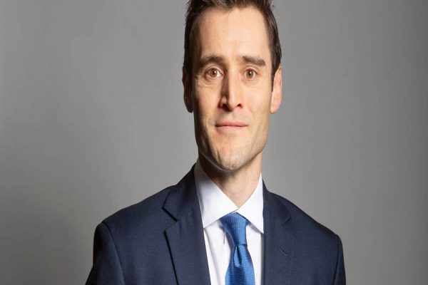 دومین قانونگذار بریتانیایی قربانی کلاهبرداری سکس چت شد