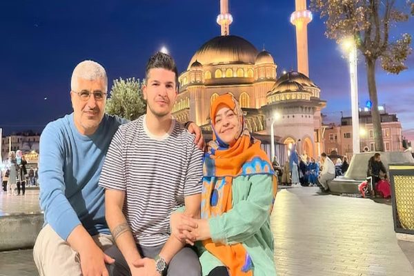 ویزای توریستی کانادا چقدر طول می‌کشد؟ ۵۰۰ روز انتظار برای دیدار با والدین