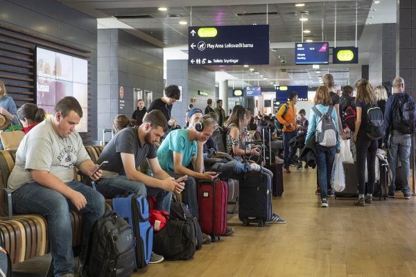 زن تورنتویی به خاطر نداشتن ویزا از ورود به آمريكا منع شد