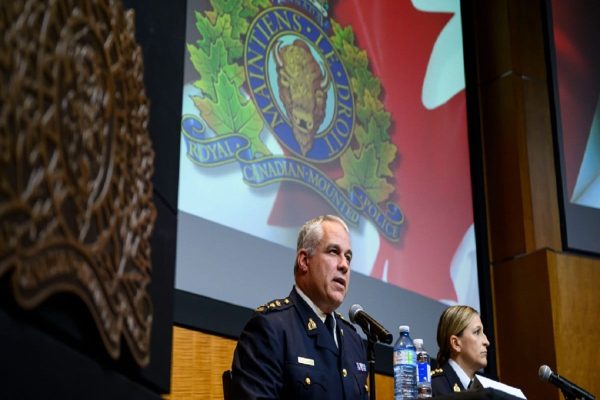 پلیس سواره نظام سلطنتی مقامات کنسولی هند در کانادا را به قتل و اخاذی متهم کرد