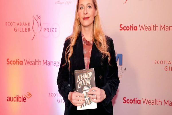 تمام آنچه که باید از سارا برنشتاین، نویسنده مونترالی برنده جایزه گیلر بدانید تمام آنچه که باید از سارا برنشتاین، نویسنده مونترالی برنده جایزه گیلر بدانید