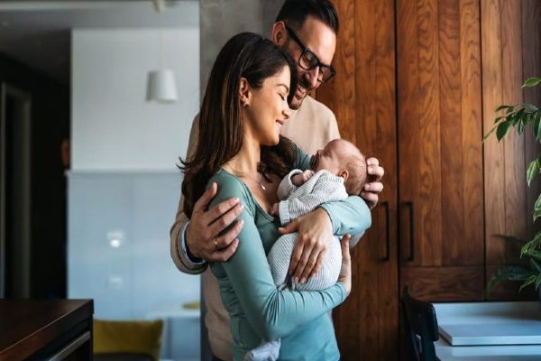 مزایا زایمان و والدین با افزایش باورنکردنی درانتظار والدین کانادایی مزایا زایمان و والدین با افزایش باورنکردنی درانتظار والدین کانادایی