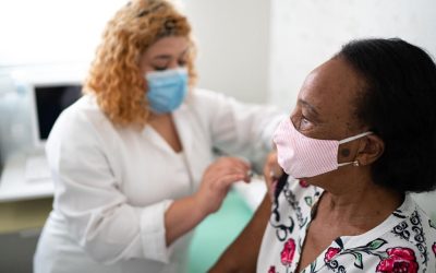 کشف شگفتانگیز: واکسن کووید-۱۹ و افزایش چشمگیر بقای بیماران سرطانی کشف شگفتانگیز: واکسن کووید-۱۹ و افزایش چشمگیر بقای بیماران سرطانی