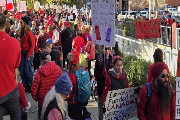 دولت آلبرتا با قانون بازگشت به کار به دنبال پایان اعتصاب معلمان و بازگشایی مدارس است دولت آلبرتا با قانون بازگشت به کار به دنبال پایان اعتصاب معلمان و بازگشایی مدارس است