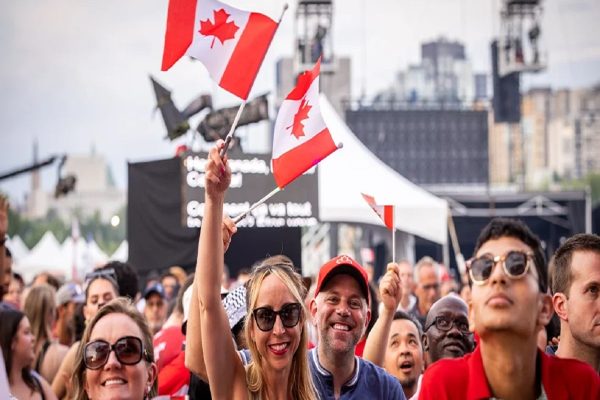 دولت فدرال رشد جمعيت مهاجران کانادا را كاهش می‌دهد