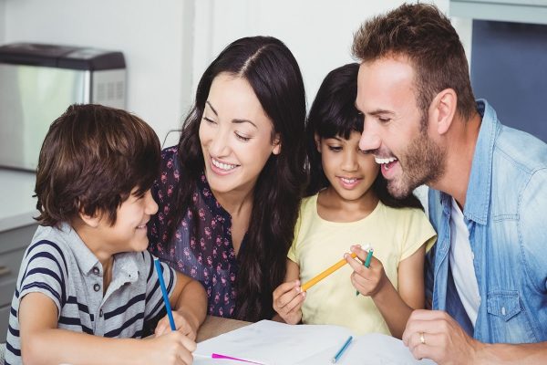 ۶ عادت اشتباهی که باعث کاهش اعتماد به نفس کودکان می‌شود