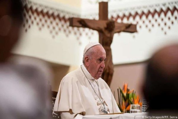 رهبر کاتولیک های جهان؛ هدیه ۱۰۰ هزار یورویی پاپ برای سیل زدگان ایران