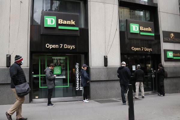 از بانک TD تا فروشگاه دلاراما؛ از این ۵ دعوی حقوقی جمعی پول دریافت کنید از بانک TD تا فروشگاه دلاراما؛ از این ۵ دعوی حقوقی جمعی پول دریافت کنید