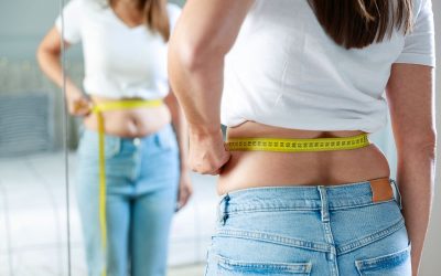 ۱۰ عادت پنهان که باعث چاقی شکم می‌شوند