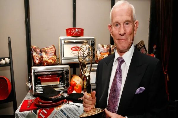 تام اسموترس کمدین معرف آمریکا در ۸۶ سالگی درگذشت