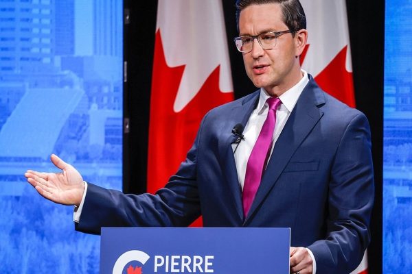 پیشنهاد جنجالی پیر پویلیور: کاهش مهاجرت به کانادا به ۲۵۰,۰۰۰ نفر در سال پیشنهاد جنجالی پیر پویلیور: کاهش مهاجرت به کانادا به ۲۵۰,۰۰۰ نفر در سال