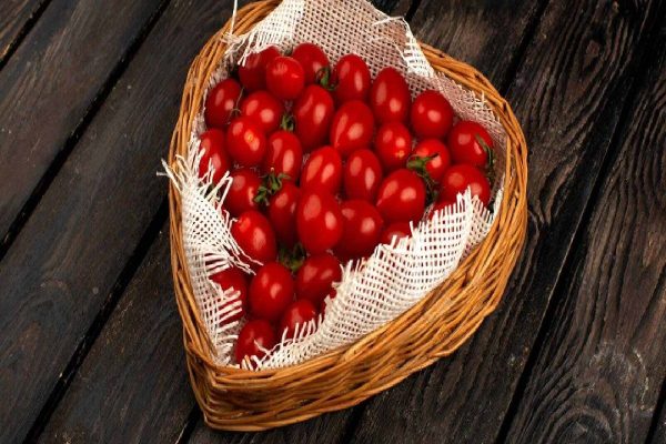 مصرف گوجهفرنگی و كاهش دردهای قاعدگی مصرف گوجهفرنگی و كاهش دردهای قاعدگی