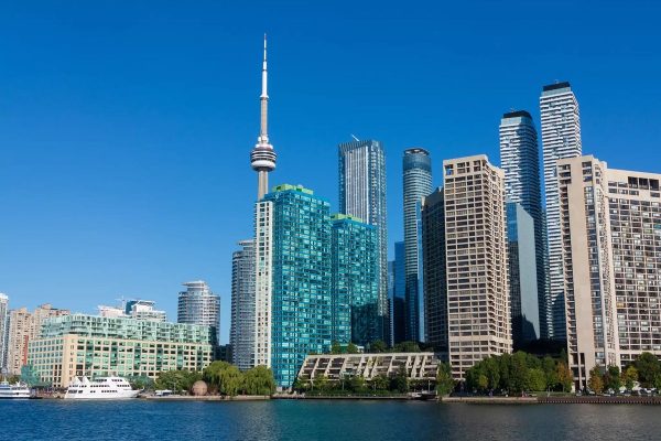 تورنتو در میان گران قیمت‌ترین شهرهای جهان قرار گرفت