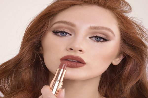 رکود اقتصادی چه ارتباطی با فروش رژ لب دارد؟ر