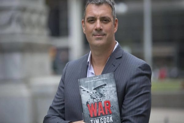 تیم کوک، مورخ ارشد موزه جنگ کانادا درگذشت تیم کوک، مورخ ارشد موزه جنگ کانادا درگذشت