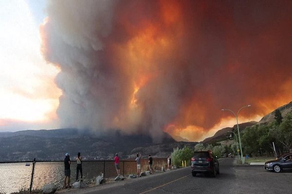 ساعت‌های حیاتی برای خدمه‌ی در حال مبارزه با آتش‌سوزی‌های یلونایف