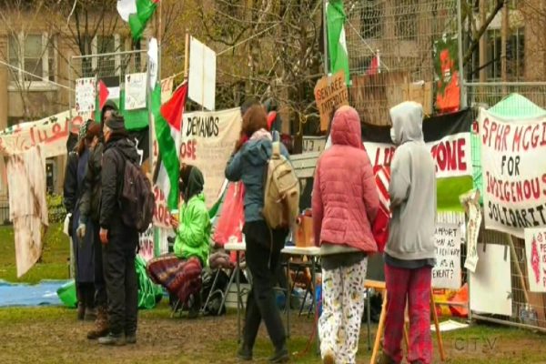 ادامه‌ی تجمعات دانشگاه مک‌ گیل پس از رای دادگاه