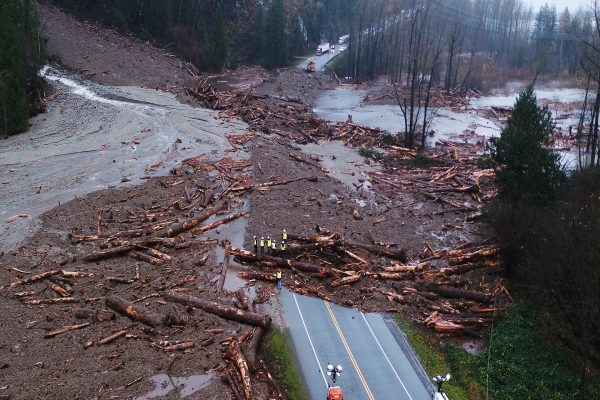 فاجعه لغزش زمین در بریتیش کلمبیا کانادا؛ آینده رودخانه در هاله‌ای از ابهام