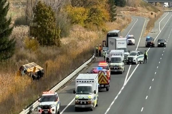 پس از واژگونی اتوبوس مدرسه در انتاریو، راننده‌ی اتوبوس جان خود را از دست داد