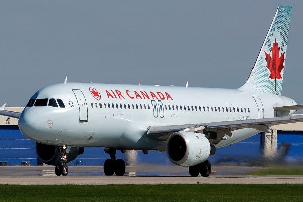 ایر کانادا نماینده بریتانیا را به دلیل نام اسلامی بازجویی کرد