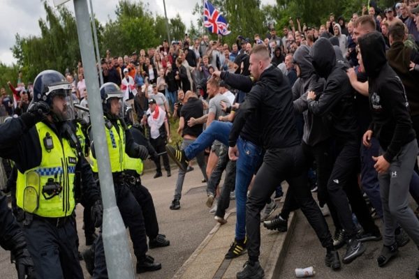 جدیدترین هشدار مسافرتی کانادا؛ بریتانیا، شاهد ناآرامیهای گسترده جدیدترین هشدار مسافرتی کانادا؛ بریتانیا، شاهد ناآرامیهای گسترده
