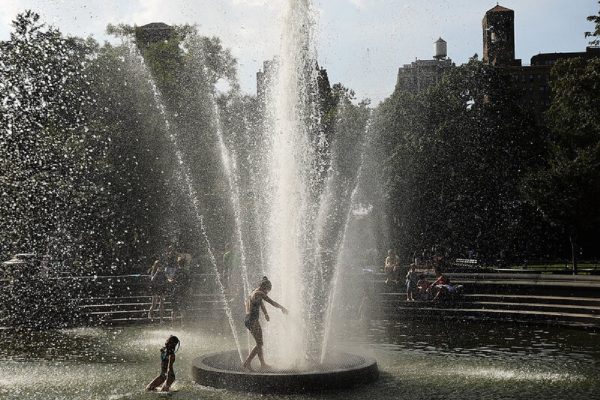 مونترال برای پیشگیری از گرما زدگی اقداماتی برای خنک نگهداشتن ساکنان انجام میدهد مونترال برای پیشگیری از گرما زدگی اقداماتی برای خنک نگهداشتن ساکنان انجام میدهد