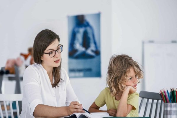 اختلال بیش فعالی یا ADHD چیست؟ دلایل، چالش‌ها و راه‌های مدیریت
