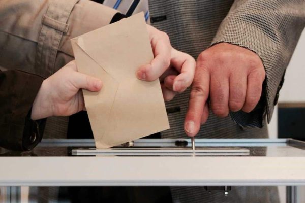 زنان کانادایی تمایل کمتری به انتخابات دارند