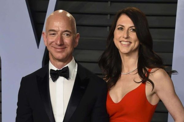Jeff Bezos, MacKenzie Bezos Amazon CEO Jeff Bezos and wife MacKenzie to divorce