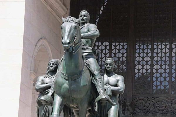 مجسمه تئودور روزولت برداشته شد