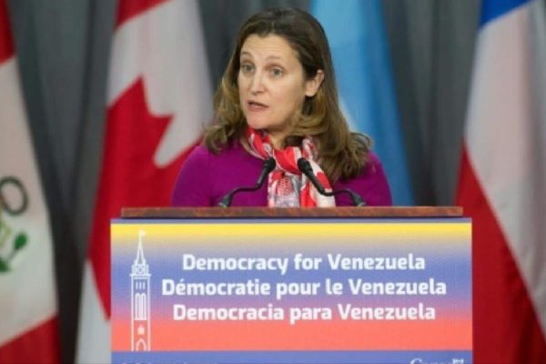 کانادا به طور موقت فعالیت سفارت خود را در ونزوئلا تعطیل کرد