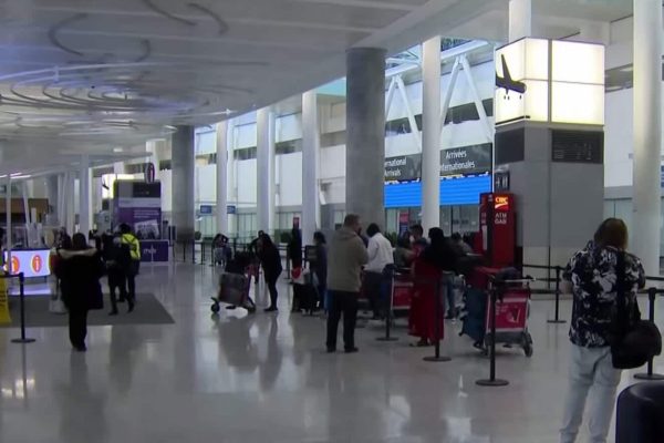 کاهش محدودیت‌های مرزی کانادا