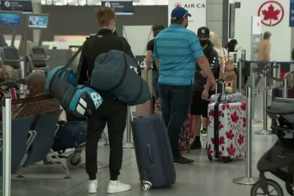 تزریق واکسن برای کارکنان خدمات عمومی و مسافران هوایی و ریلی اجباری شد