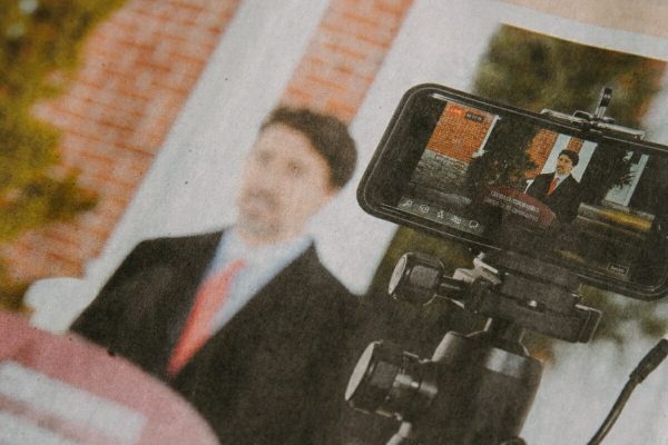 برای تحت فشار قرار دادن طالبان، ترودو به رهبران گروه ۲۰ به گفتگو پرداختند