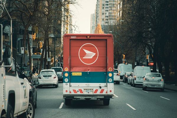 کانادا پست برای فصل تعطیلات در بریتیش کلمبیا بدون نیاز به مدرک یا تجربه استخدام می‌کند