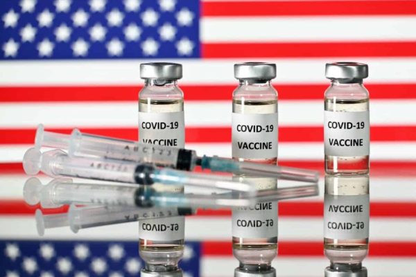 زدن واکسن کووید۱۹ در آمریکا