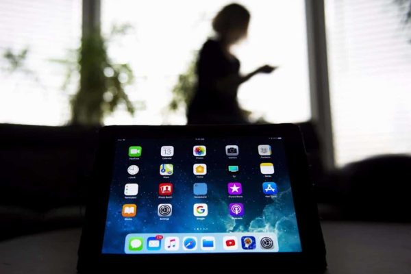 در تحقیق تازه دانشگاه مونترال صورت گرفت؛ تشدید افسردگی نوجوانان و مدت زمان کار با شبکه‌های اجتماعی