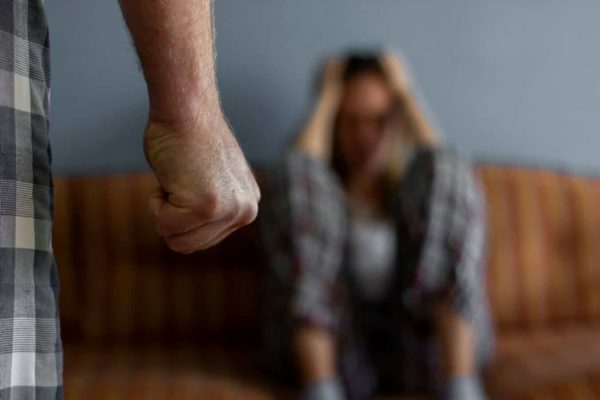 domestic-violence مقابله با خشونت خانگی