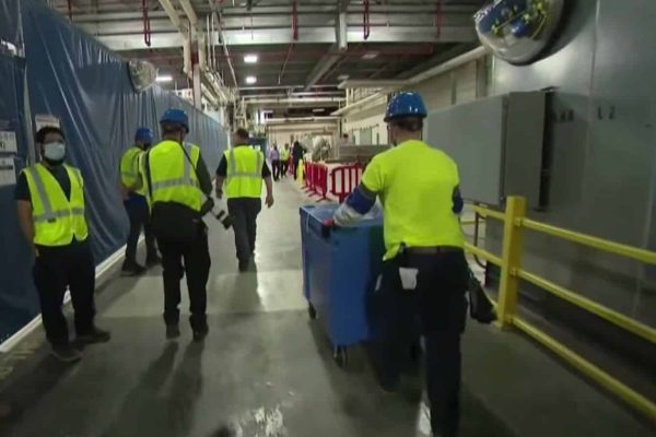 اولین محموله واکسن های کووید۱۹