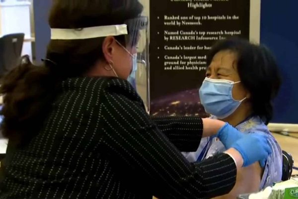 واکسیناسیون کرونا در کانادا