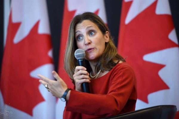 freeland-j کریستیا فریلند وزیر امور خارجه کانادا تهدید کرد: از نفتا خارج می شویم