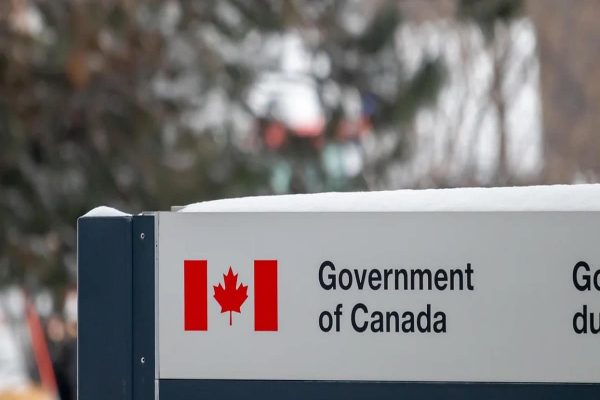 بدون مدرک پزشکی در وزارت بهداشت کانادا تا ۱۲۱ هزار دلار درآمد کسب کنید