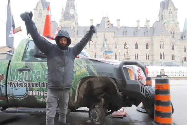 رهبر حزب محافظه‌کار کبک از کامیون‌داران حمایت می‌کند