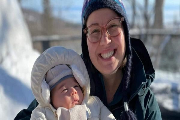 مرکز خرید ایتون مونترال به یک مادر اجازه شیر دادن به نوزاد را نداد