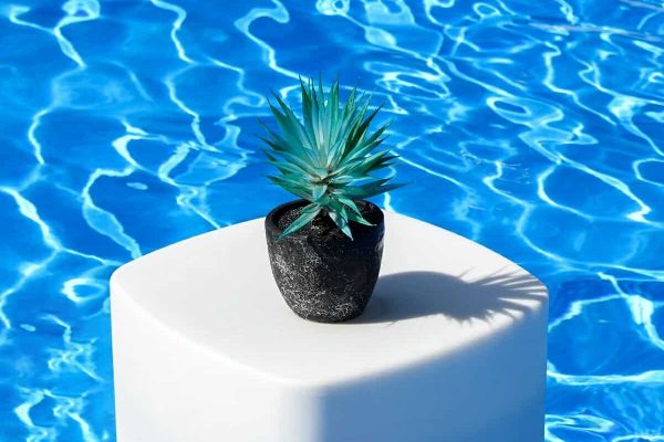 6 ترفند برای بستن استخر خانه در فصل زمستان