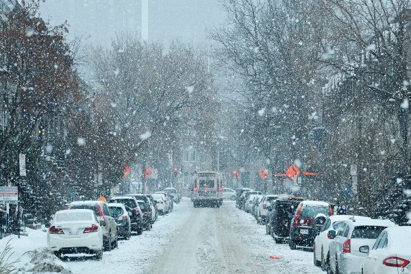 پلیس مونترال رانندگانی را که لاستیک زمستانی نداشتند توقیف و جریمه کرد پلیس مونترال رانندگانی را که لاستیک زمستانی نداشتند توقیف و جریمه کرد