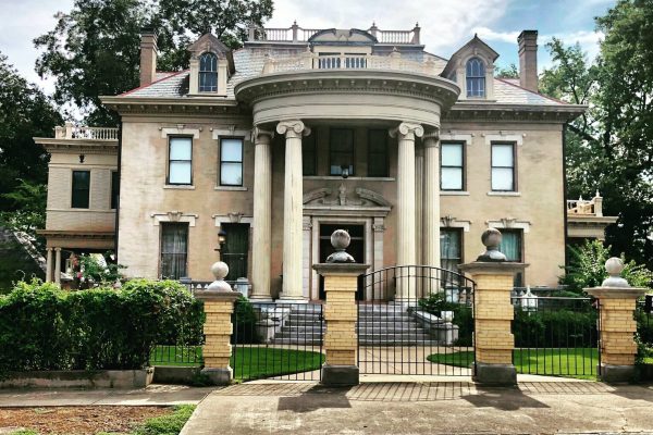 بازار خرید املاک در کانادا برای املاک لوکس کانادایی هنوز داغ است