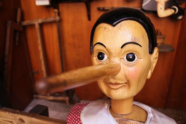 نشانه های فیزیکی دروغ
